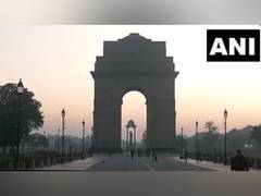 
      
      Fog and chill grip Delhi, no significant change in min temp
      
      