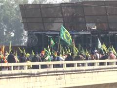 
      
      'Hamari awaz ko na kuchla jaye': Farmers' appeal to police
      
      