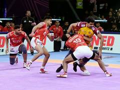 
      
      PKL: Pawan helps Telugu Titans clinch win over Gujarat Giants
      
      