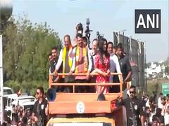 
      
      Maharashtra CM holds roadshow ahead of cabinet expansion
      
      