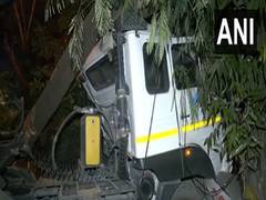 
      
      Delhi: Truck carrying gravel hits roadside tree in South Moti Bag
      
      