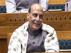 
      
      Rajnath Singh pays tribute to soldiers on Vijay Diwas
      
      