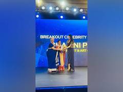 
      
      Savita Chhabra and Asha Parekh Honor Shalini Passi 
      
      
