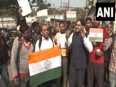
      
      BPSC aspirants protest in Patna, demand re-examination 
      
      