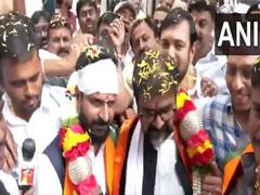 
      
      Karnataka: BJP workers welcome CT Ravi at party headquarters 
      
      