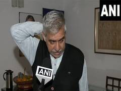 
      
      Cong leader Sandeep Dikshit doubts Arvind Kejriwal's CM prospects
      
      
