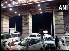 
      
      Himachal: Vehicles stuck, tourists stranded after heavy snowfall
      
      
