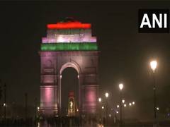 
      
      Festive Chill: Light rain lashes parts of Delhi, traffic snags
      
      