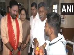
      
      G Kishan Reddy distributes fruits for Vajpayee's birth centenary
      
      