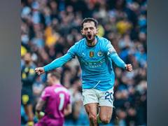 
      
      Premier League: Everton hold Manchester City to 1-1 draw 
      
      
