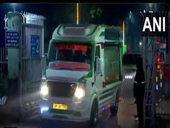 
      
      Mortal remains of former PM Manmohan Singh reach his residence
      
      