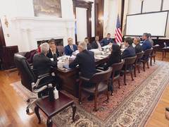 
      
      US: EAM Jaishankar concludes meeting with Indian Embassy team
      
      
