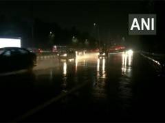 
      
      Rain improves Delhi's air quality, AQI becomes 'moderate'
      
      