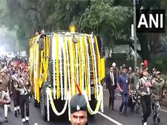 
      
      Dr Singh's mortal remains being taken to Nigambodh Ghat
      
      