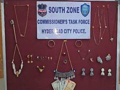 
      
      Hyderabad police apprehends minor for staging theft of ornaments
      
      