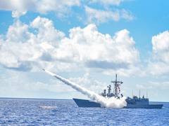 
      
      Taiwan reports 5 Chinese aircraft breaching median line
      
      