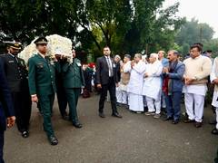 
      
      Himachal CM attends funeral of former PM Manmohan Singh
      
      