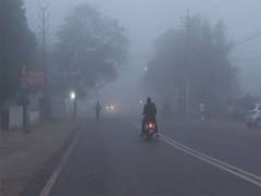 
      
      Delhi: Fog reduce visibility, temperature drops to 12°C
      
      