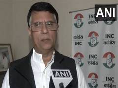 
      
      Congress' Pawan Khera slams Centre over Manmohan Singh's crematio
      
      