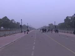 
      
      Shallow fog envelops Delhi, minimum temperature drops
      
      
