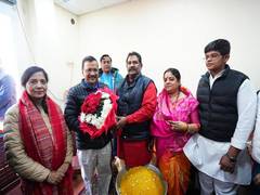 
      
      Kejriwal launches registration for Pujari, Granthi Samman Yojana
      
      
