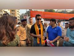 
      
      Sonu Sood offers prayer at Shree Siddhivinayak Temple 
      
      