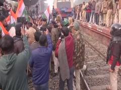 
      
      Supporters of Purnea MP Pappu Yadav organize ‘rail roko’
      
      