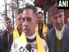
      
      Robert Vadra visits Jakhu temple to seek blessings for family 
      
      