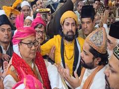 
      
      Rijiju visits Ajmer Sharif Dargah on 813th Urs, offers Chader
      
      