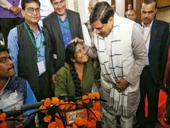 
      
      MP: CM Yadav distributes e-cycles to orthopedic 'divyangs'
      
      