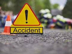 
      
      Kerala: Two die in car accident in Kollam, three injured
      
      