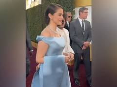 
      
      Golden Globes: Selena Gomez's red carpet look wows fans
      
      