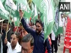 
      
       BJD organizes a protest iagainst the state govt for price hike
      
      