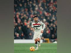 
      
      Bruno questions why Man Utd can't deliver performance like LIV
      
      