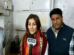 
      
      Actress Rimi Sen visits Ujjain’s Mahakaleshwar temple
      
      