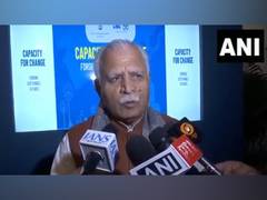
      
      Delhi: Union Minister Khattar attends 'Capacity for Change' event
      
      