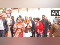 
      
      Shivraj Singh Chouhan offers prayers at Kamakhya temple 
      
      