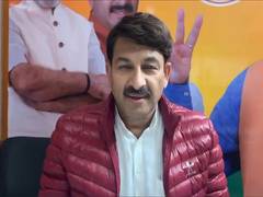 
      
      Manoj Tiwari accuses Kejriwal of targeting UP, Bihar residents
      
      