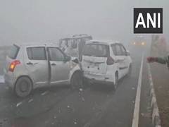 
      
      Dense fog causes multi-vehicle collision on Delhi-Lucknow Highway
      
      