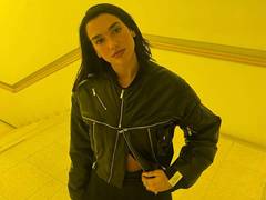 
      
      Dua Lipa evacuates LA amid wildfires
      
      