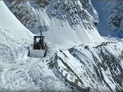 
      
      Avoid travelling on Mughal road due to slippery conditions: DDC 
      
      