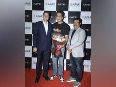
      
      After thunderous response Sonu Sood attends Special Redcarpet
      
      