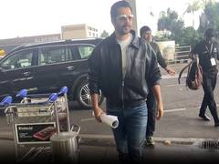 
    Varun Dhawan arrives at Mumbai airport sporting new look
    