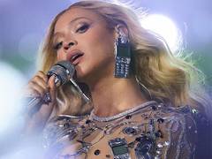 
      
      Beyoncé’s foundation donates USD 2.5 million to LA fire relief 
      
      