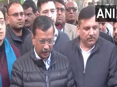 
      
      Kejriwal visits ECI, accuses BJP of candidate distributing money
      
      