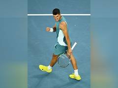 
      
      Australian Open: Alcaraz advances to R2, starts 5th title chase
      
      