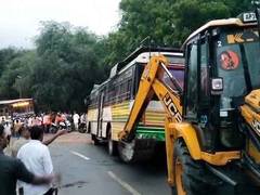 
      
      Andhra Pradesh: Two RTC buses collide in Chandragiri, 30 injured
      
      