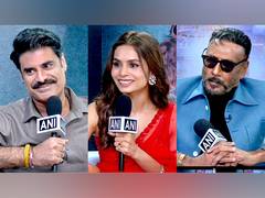
    Jackie Shroff, Bhoomika, Sikandar Kher talk about 'Chidiya Udd'
    