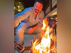 
    Sunny Deol posts picture of his Lohri Celebration
    