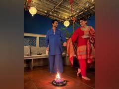
    Kriti shares “kaafi cute” pics from her first Lohri with Pulkit
    